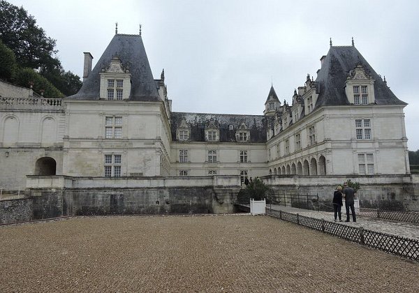 Chateau de Villandry Le château de Villandry est le dernier des grands châteaux de la Loire érigés pendant la Renaissance dans le Val de...